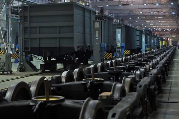 Тихвинский вагоностроительный завод останавливает конвейер
