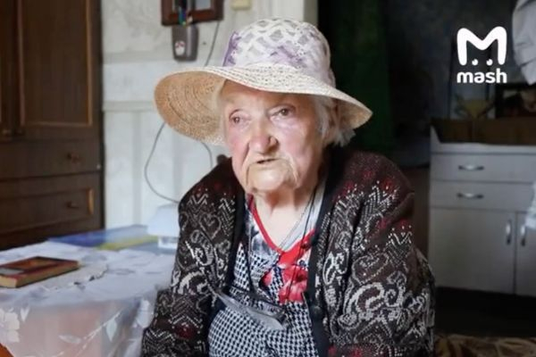91-летняя ветеран живёт в полусгоревшем бараке и 12 лет не может получить новое жильё